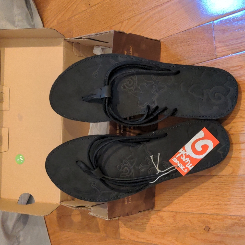 Teva Mush Cord Women's Black Flip Flops 9 New in Box